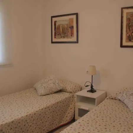 Great Comfortable Quiet Duplex *